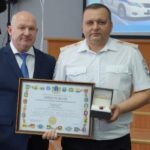 Министр областного правительства Геннадий Неробеев подхватил «корону»