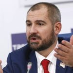 Экс-лидера комроссов просят отдать деньги